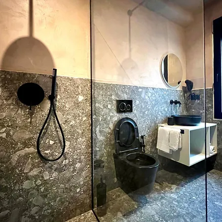 Rex Boutique טיראנה